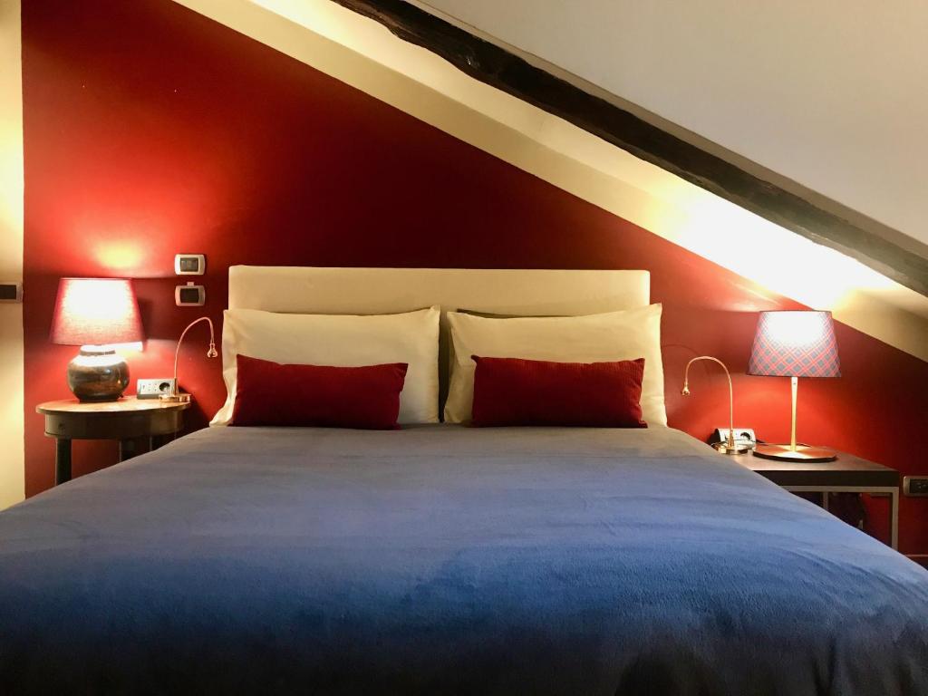 Santi apartment in the heart of Turin room 2