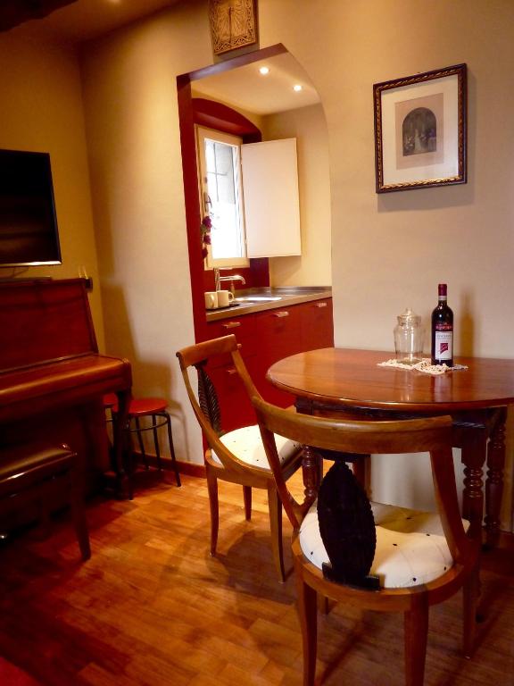 Santi apartment in the heart of Turin room 5